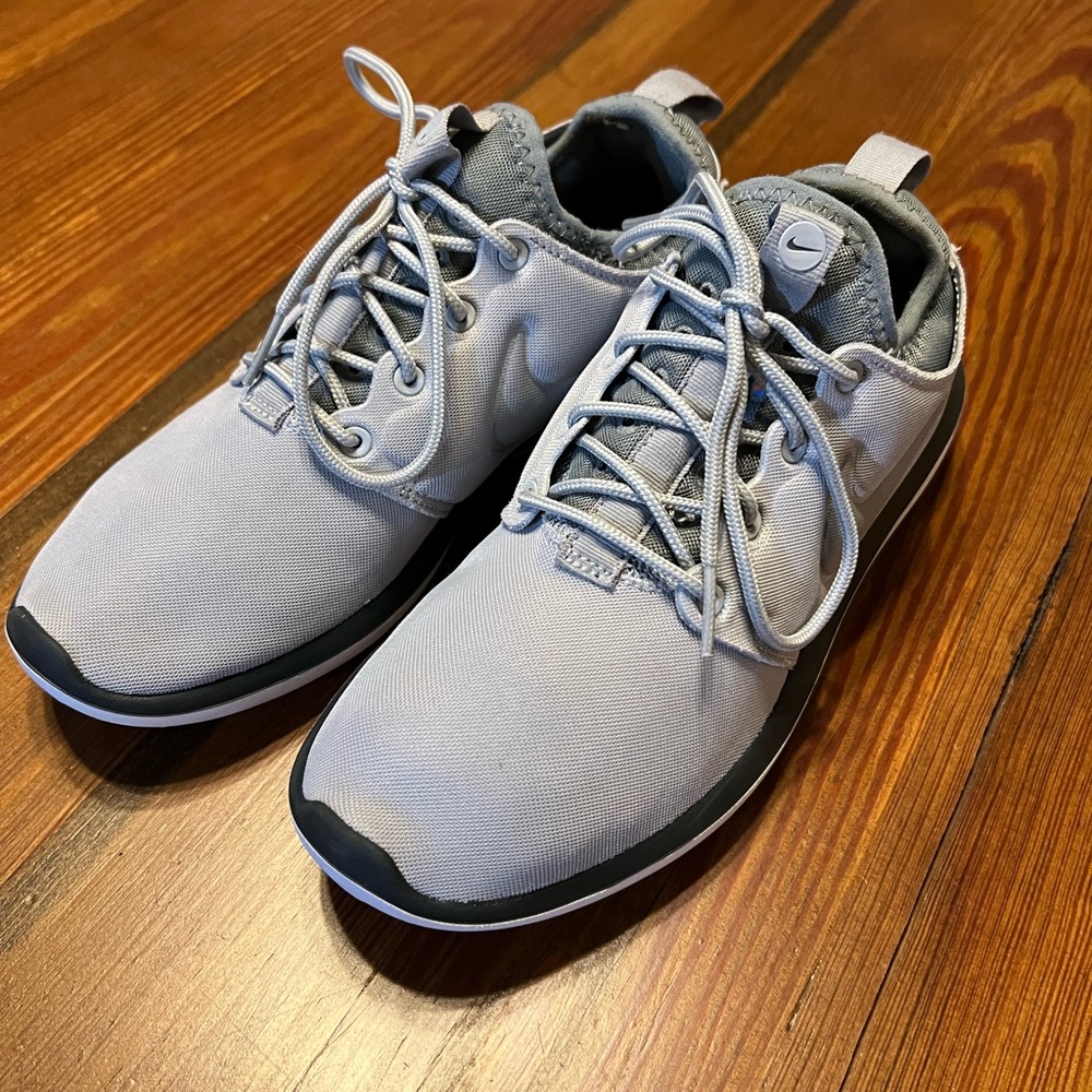 Nike Womens Roshe Two Wolf Grey/‎ Wolf Grey Cool Grey Running Shoe